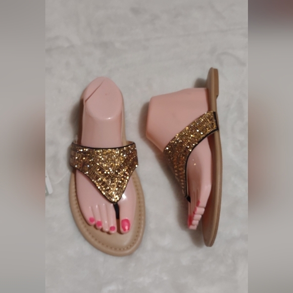 Shoes - New condition sandal shoes for women size 9/10